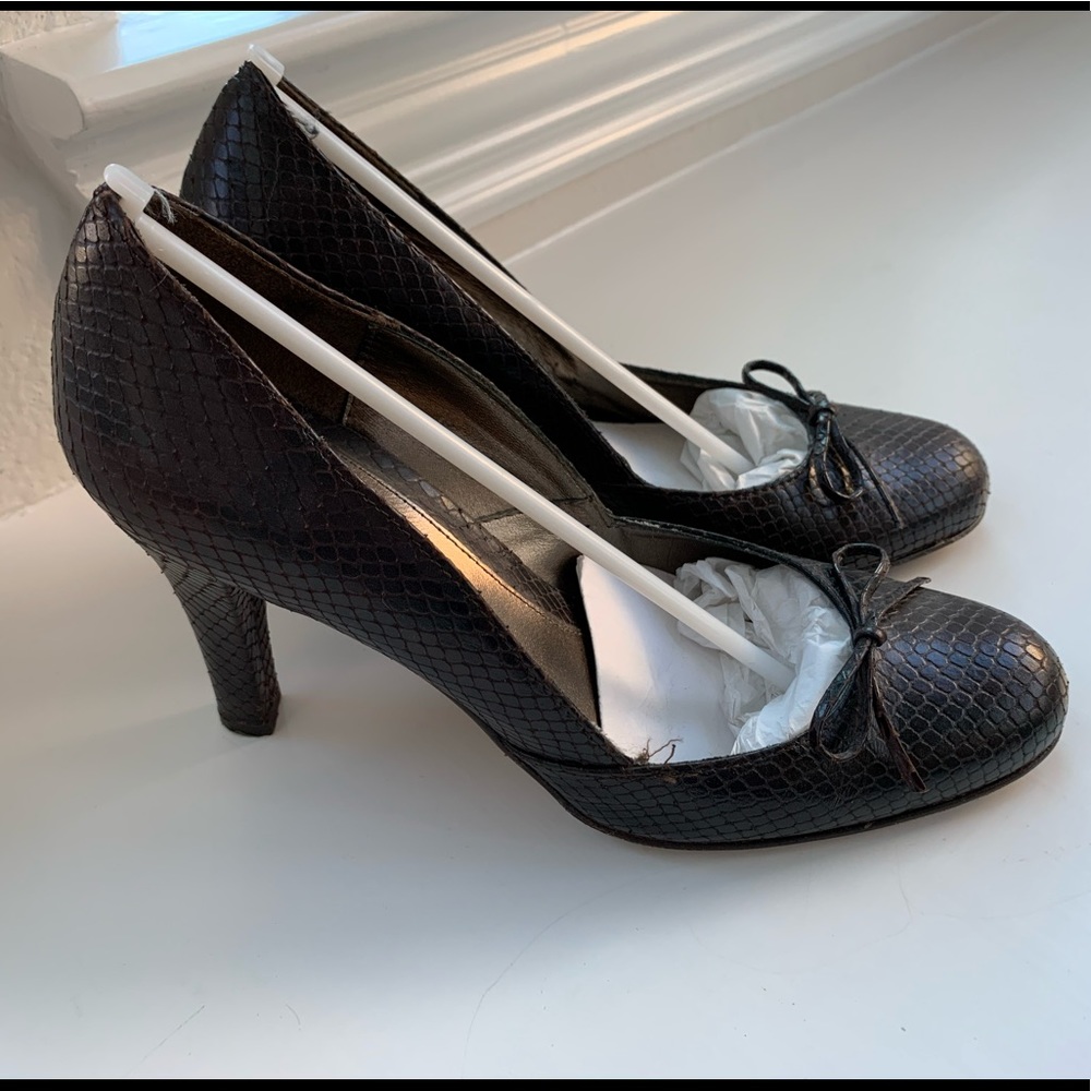Banana Republic Leather “Snakeskin” Heels-Size 6.5 - Picture 2 of 4